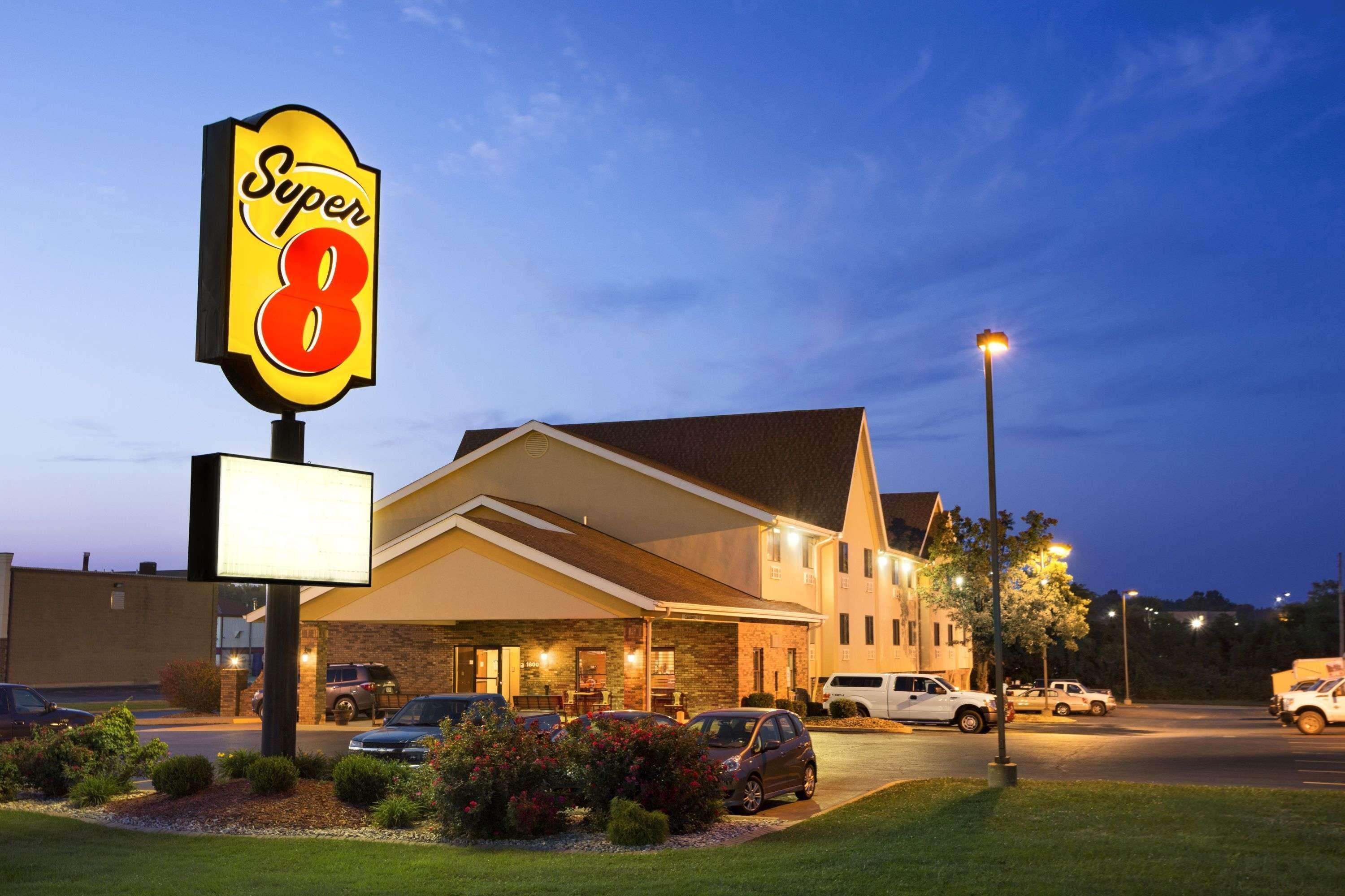 Super 8 By Wyndham Alton Motel Eksteriør bilde